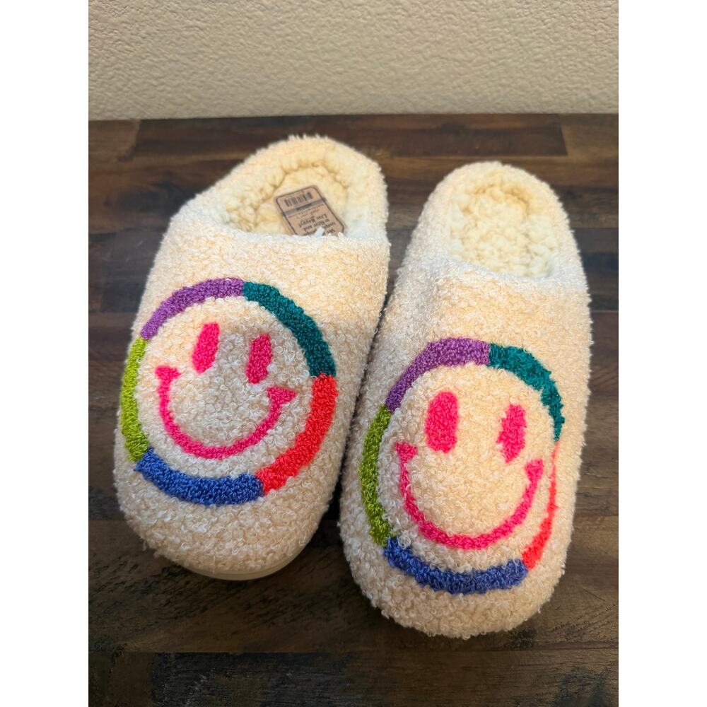 Natural Life Icon Sherpa Slippers Rainbow Face Womens 7-8 Cozy Sleepover‎ NWT